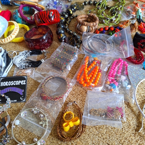 FREE GIFT/GIFTS IN EVERY PURCHASE!! - Picture 3 of 14